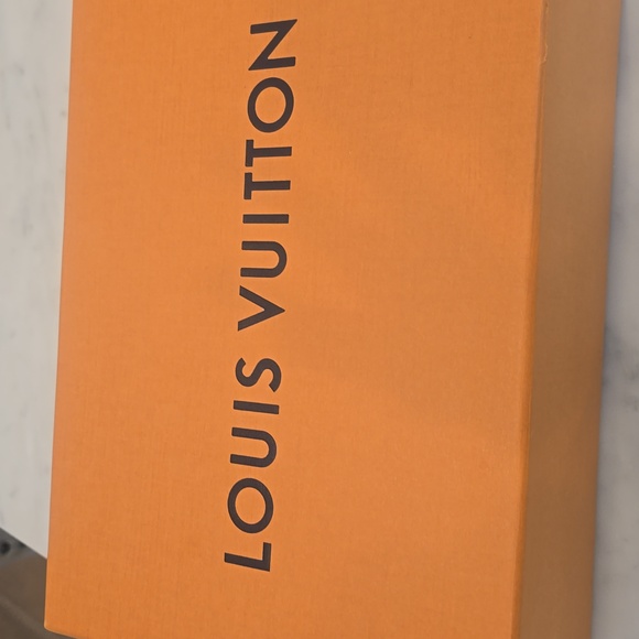 LIKE NEW Louis Vuitton Dauphine Mini leather handbag LIKE BRAND NEW USED ONCE - Picture 2 of 8